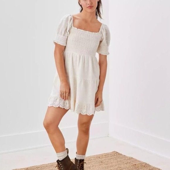 American Eagle Outfitters Dresses & Skirts - American Eagle Baby Doll Cream Smocked Eyelet Puff Sleeve Tiered‎ Mini Dress M